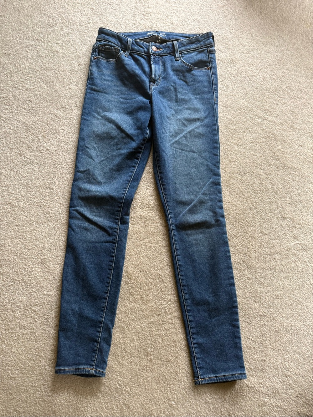 Old Navy Women's Super Skinny Rockstar Built In Warm Jeans in Medium Blue Wash